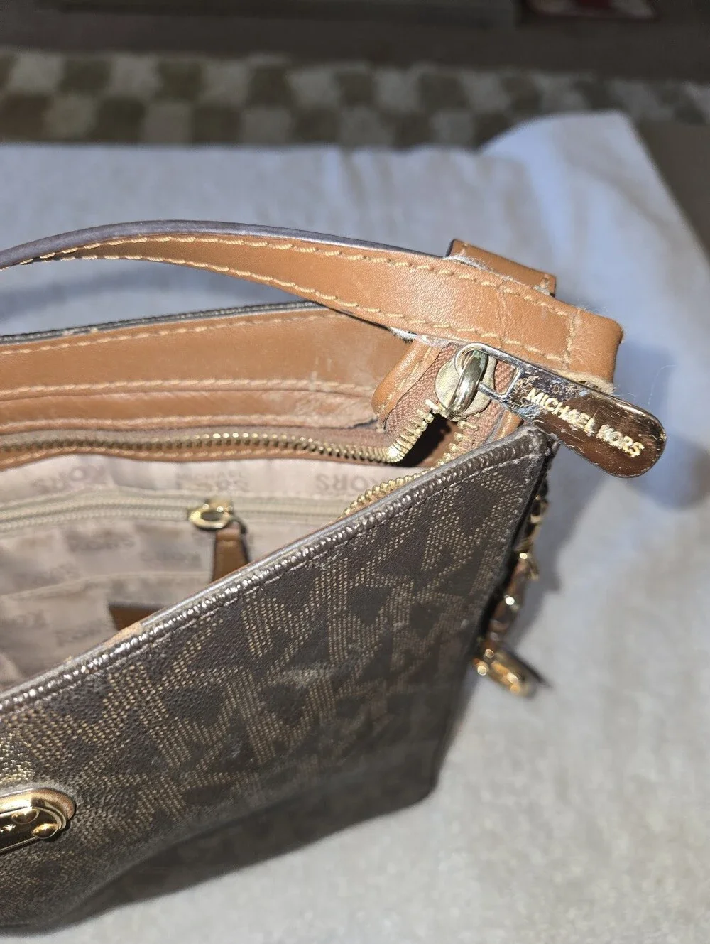 Michael Kors Jet Set Travel Small Messenger Bag